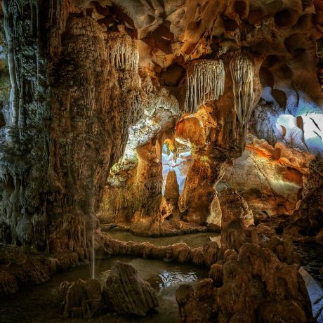 Dévoiler la Magie de la Grotte de la Surprise