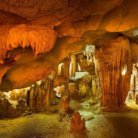 Découvrez la Beauté Mystique de la Grotte de Me Cung