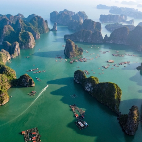 Explorez les trésors cachés de la baie d’Ha Long : villages flottants et traditions intemporelles