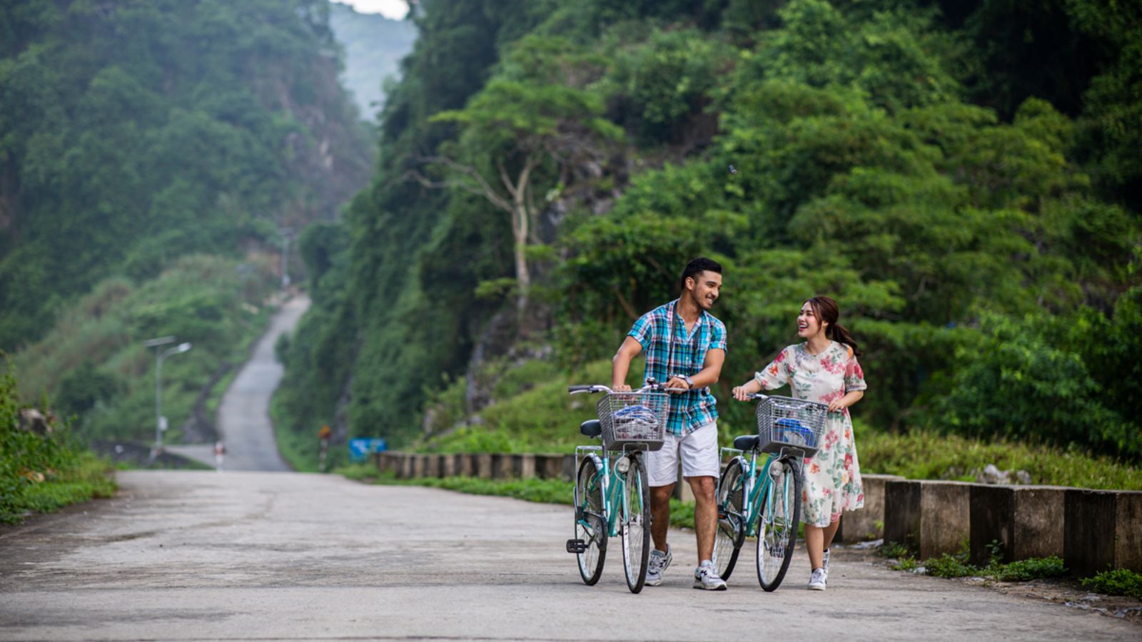 Balade à vélo dans le village de Viet Hai