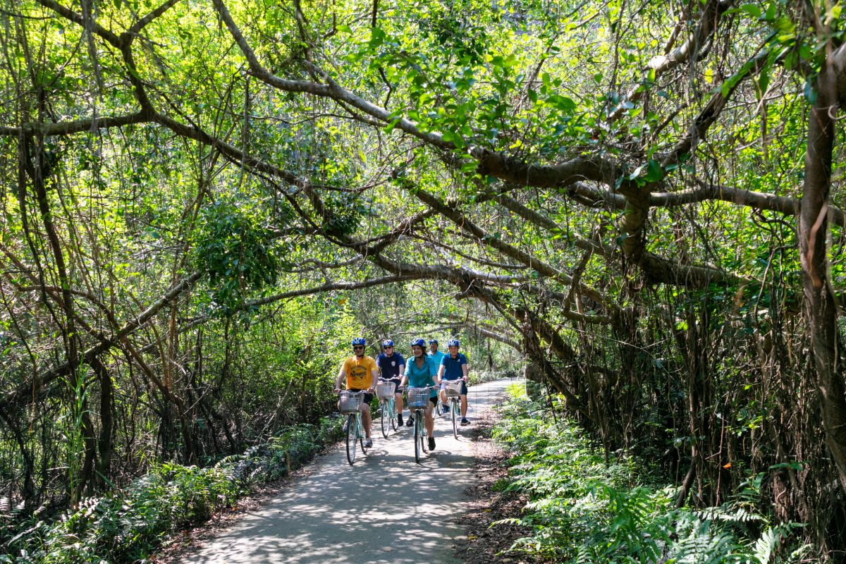 Balade à vélo dans le village de Viet Hai